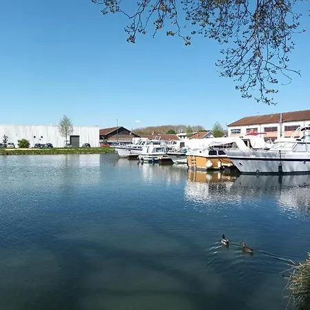 Une Nuit Sur L'Eau A Bord De L'Ideaal Nevers Exterior photo