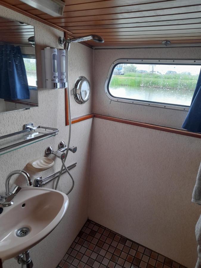 Botel Nuit Sur L'eau A Bord De L'ideaal Nevers