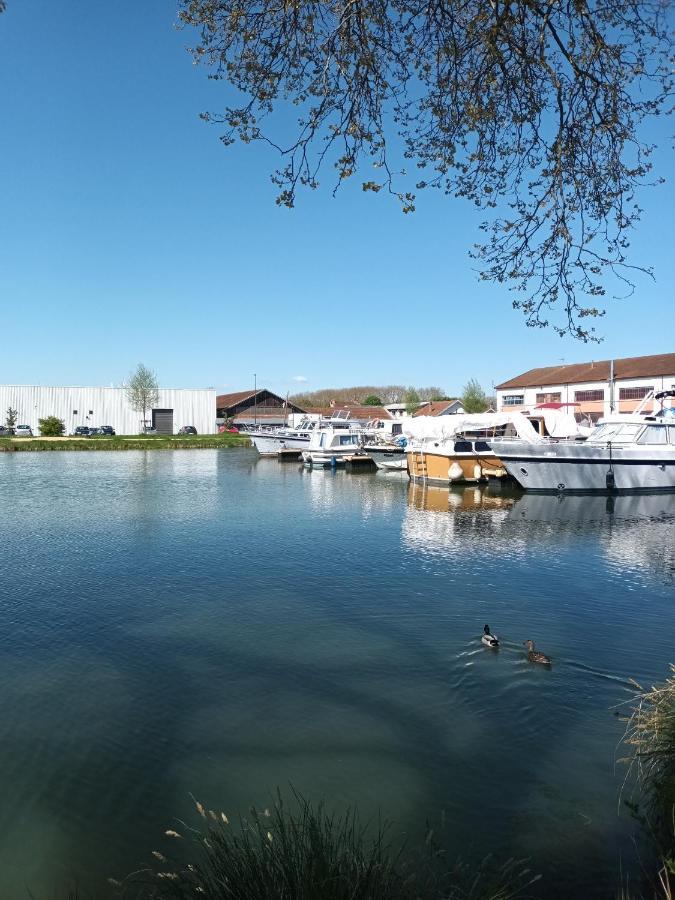 Nuit Sur L'eau A Bord De L'ideaal Nevers