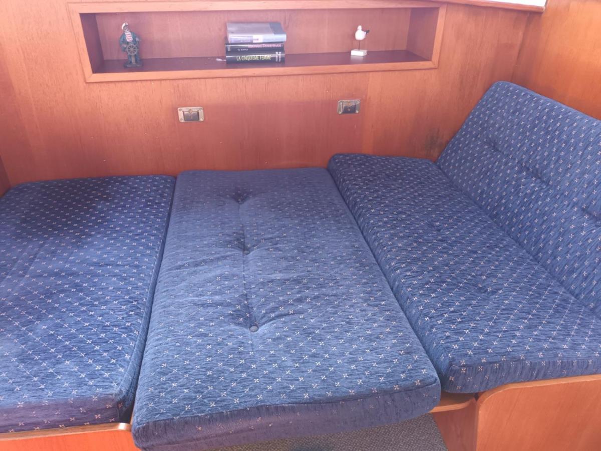 Nuit Sur L'eau A Bord De L'ideaal Botel